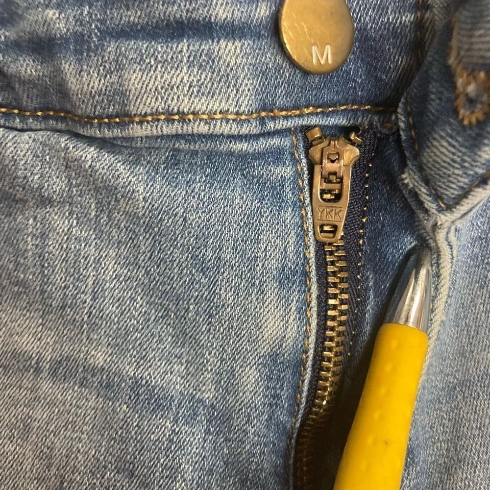 MOSSIMO Women’s Power Stretch Curvy Skinny Distressed Jeans Size 14 Short Blue - Image 4