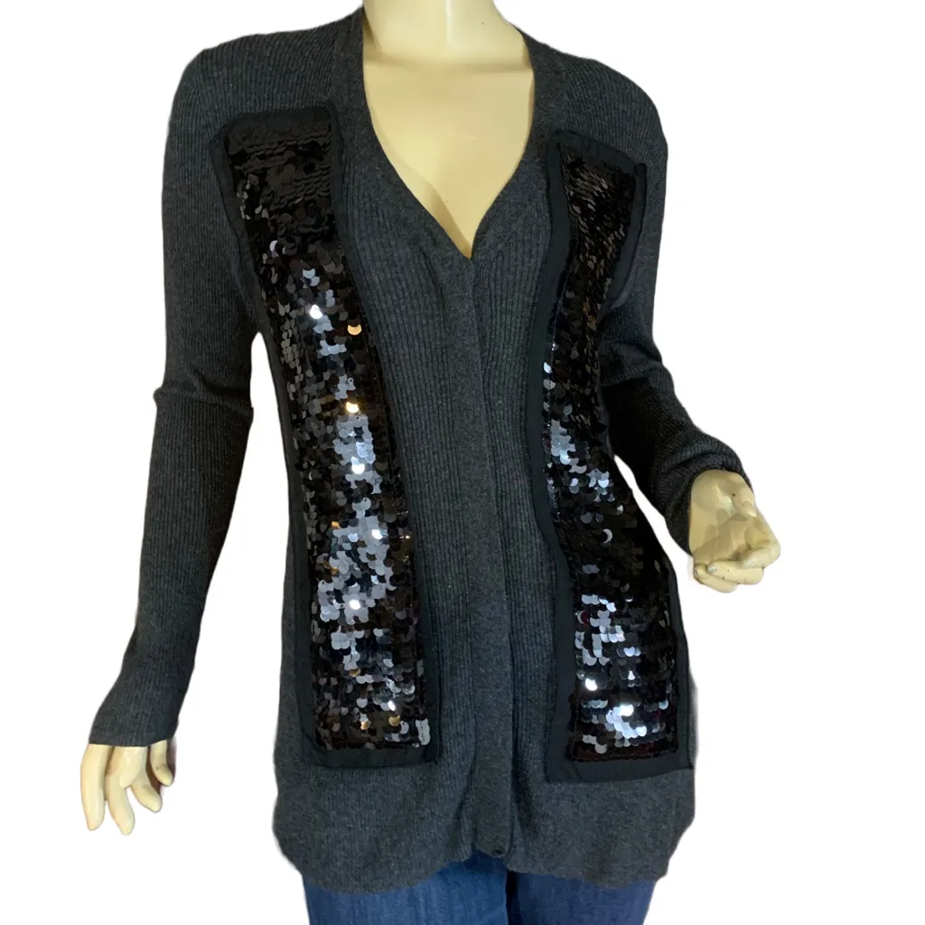 SIMPLY VERA VERA WANG GRAY RIBBED KNIT W/BLACK SEQUINS CARDIGAN SWEATER (XS) - Image 2