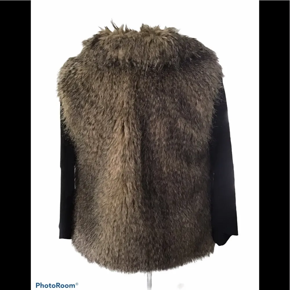 Jack B B Dakota Faux Fur Vest. - Image 4