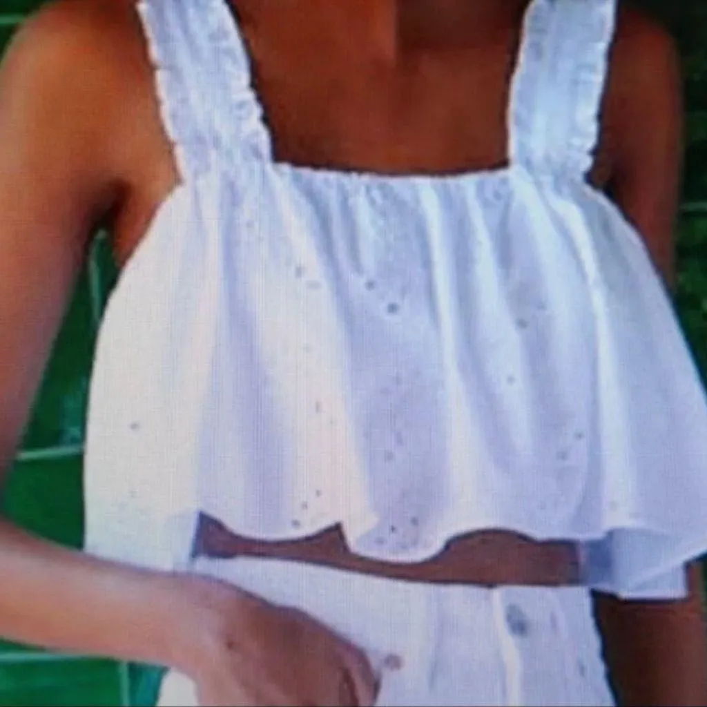 ZARA WHITE EYELET CROP TOP SIZE SMALL - Image 2