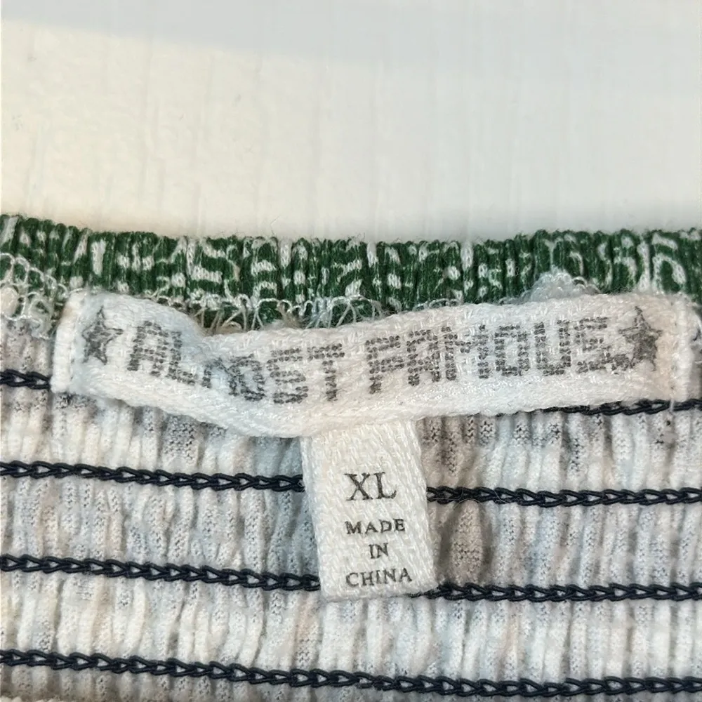 Almost Famous Bohemian Short Sleeve Ruched Crinkle Blouse XL EUC #1271-AZ - Image 5