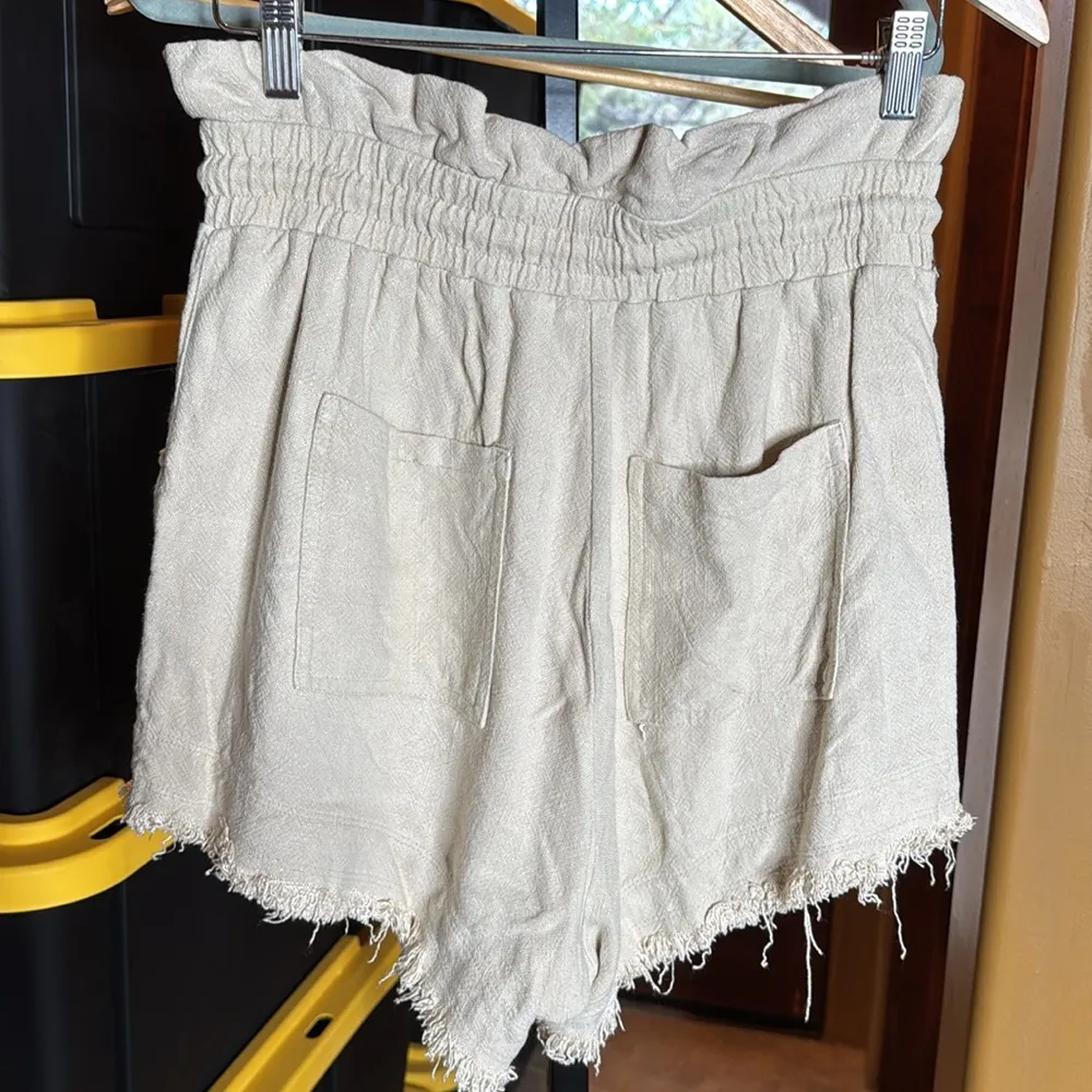 NWOT Blank NYC Cream High Waist Linen Blend Paper Bag Distressed Shorts Sz Small - Image 11