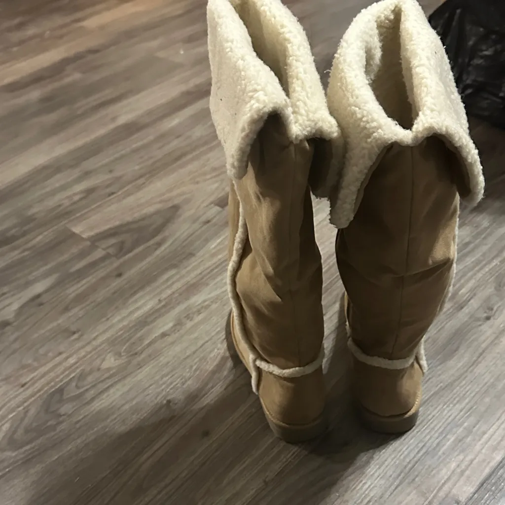 SO Women's Beige Winter Boots with White Fleece - Image 4