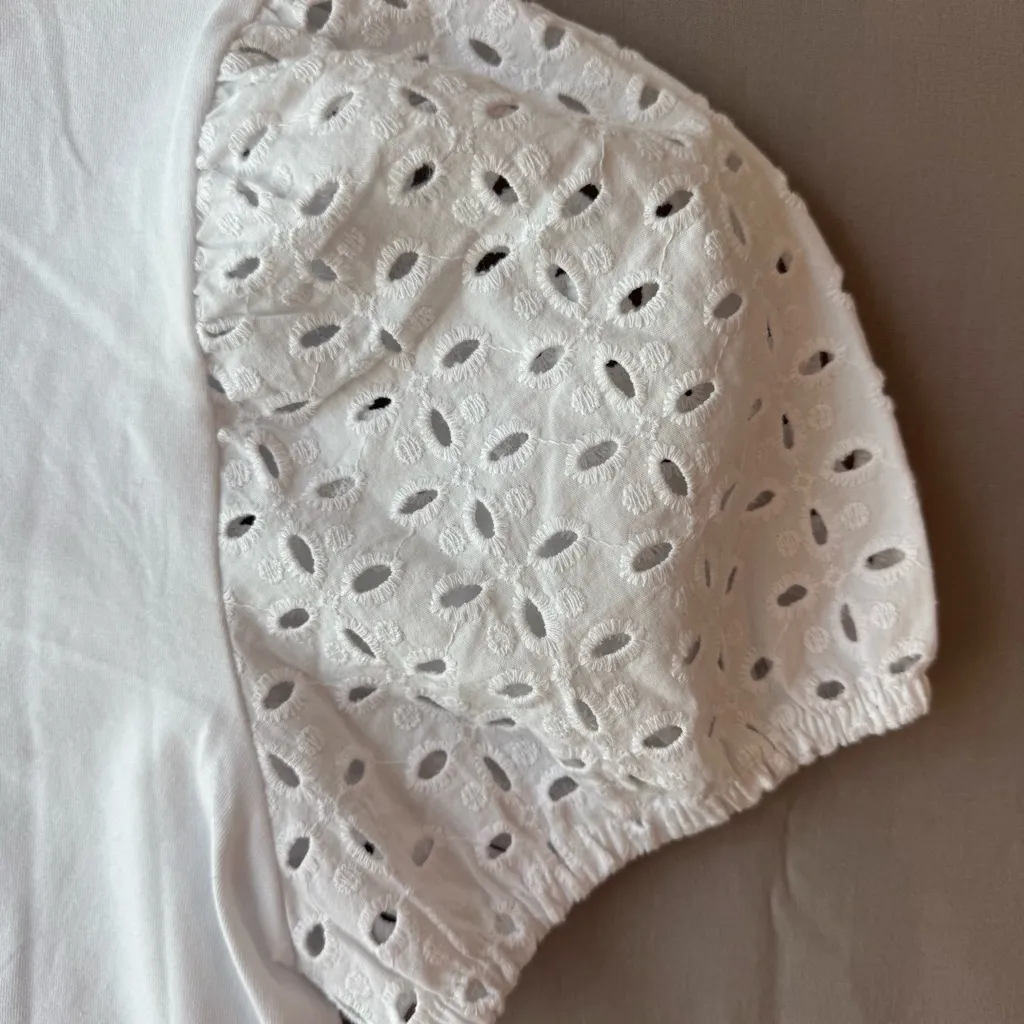 Express Women's Small Puff Sleeve Eyelet Blouse - White - NWT - Image 4