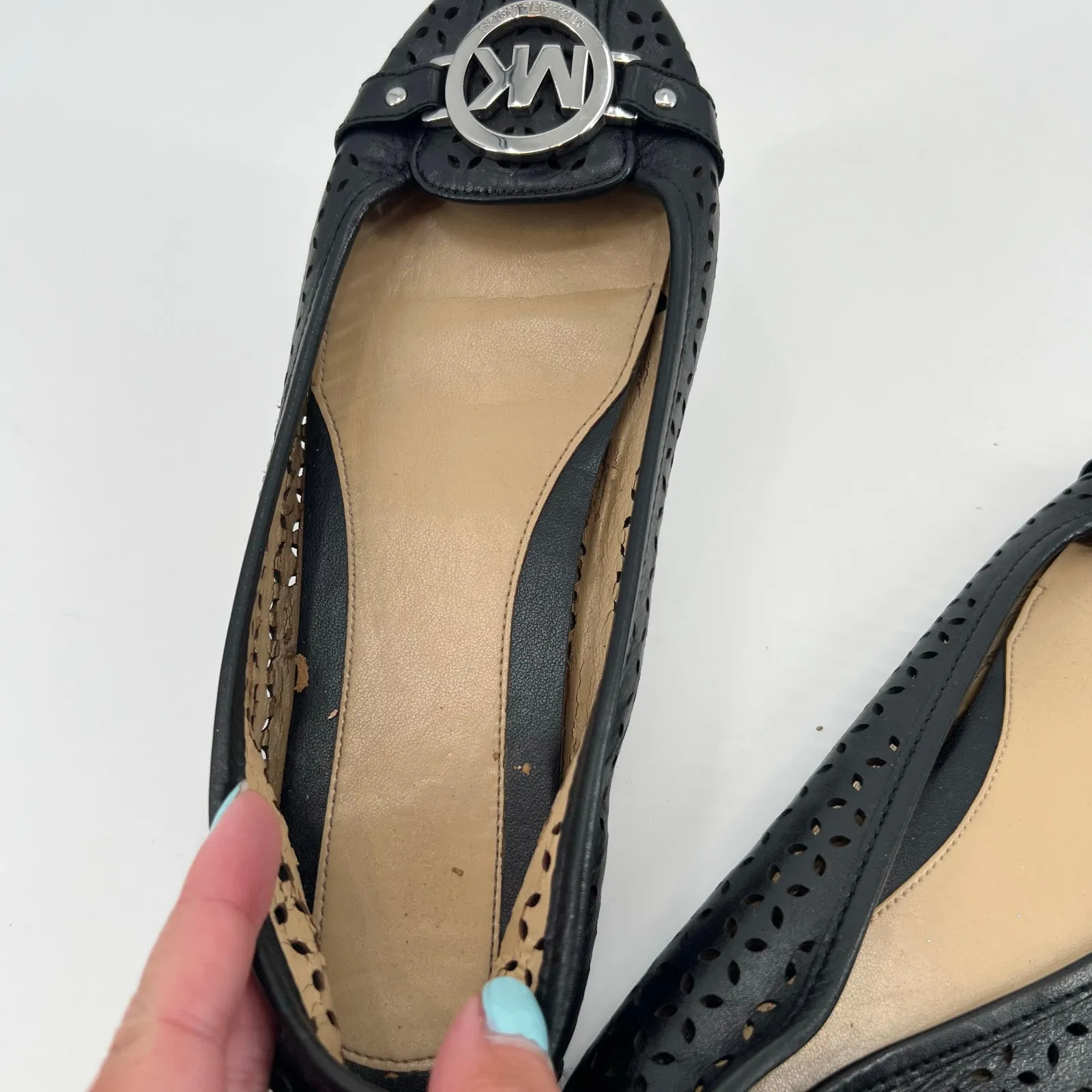 Michael KORS FULTON CLASSIC MK silver LOGO LASERED BLACK MOCCASINS size 8.5 - Image 3