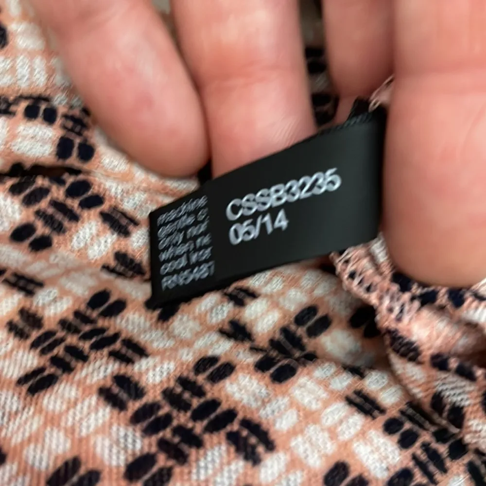 Black Pink White Sheer Print Ruffled V-Neck Long Sleeve Blouse M - Image 13