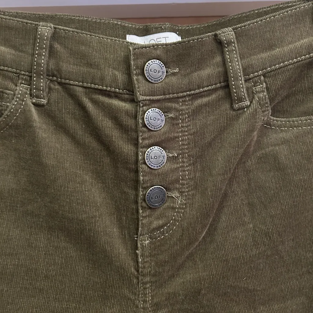 LOFT High Rise Skinny Corduroy Button Up Army Green Pants - size 00P - Image 3
