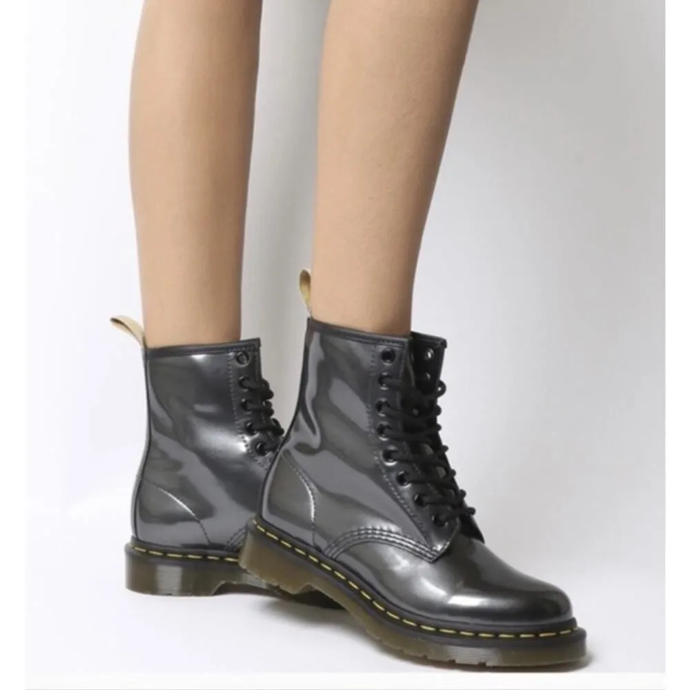 Dr Martens Boots 11821 Womens 7 Gray Patent Leather Combat Lace Up Grunge Rock - Image 11
