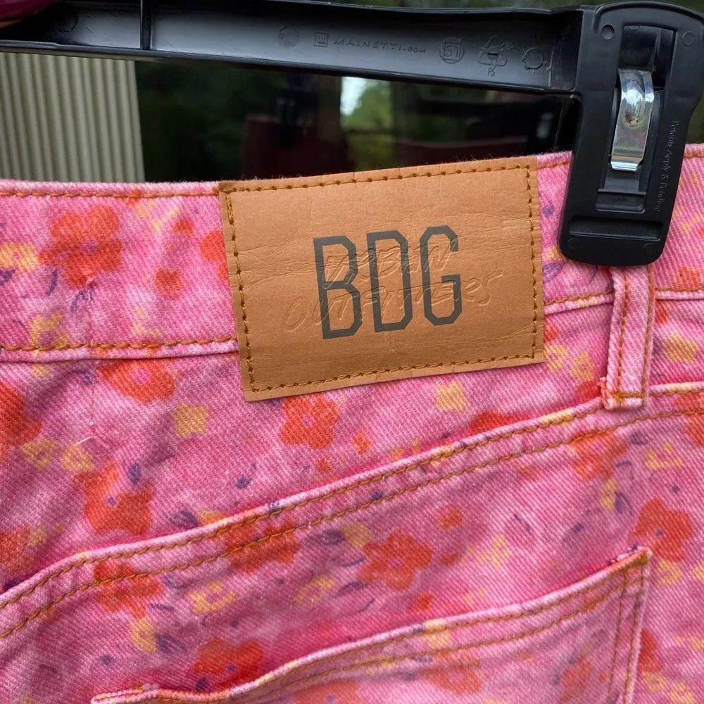 BDG Urban Outfitters High Rise Flare Size 27 or 4 Pink Floral jeans ditzy wide - Image 8