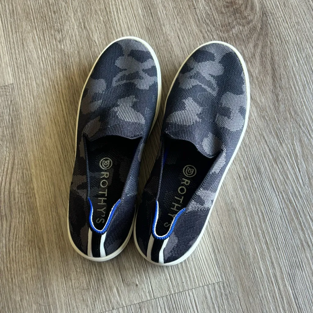 Rothys Grey Camo Sneakers - Image 7