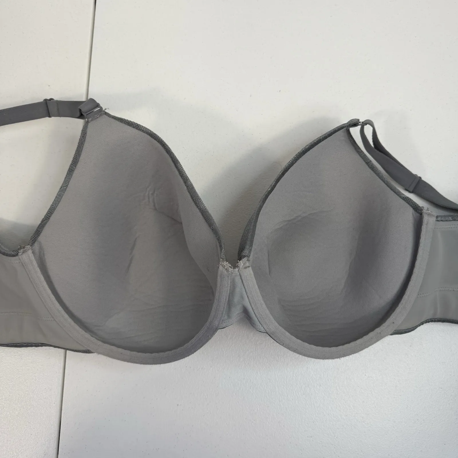 Cacique 40DD Invisible Lace Backsmoother Lightly Lined Full Coverage Bra Gray - Image 9