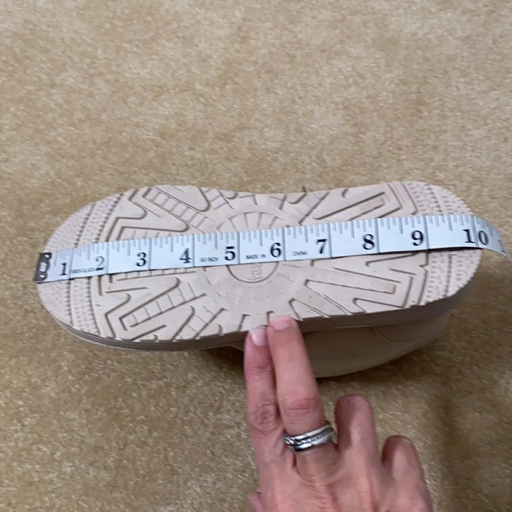 Women’s (or Men’s) Soft Faux Fur Lined Lace Up Boots Tan Size 39 EU NEW - Image 9