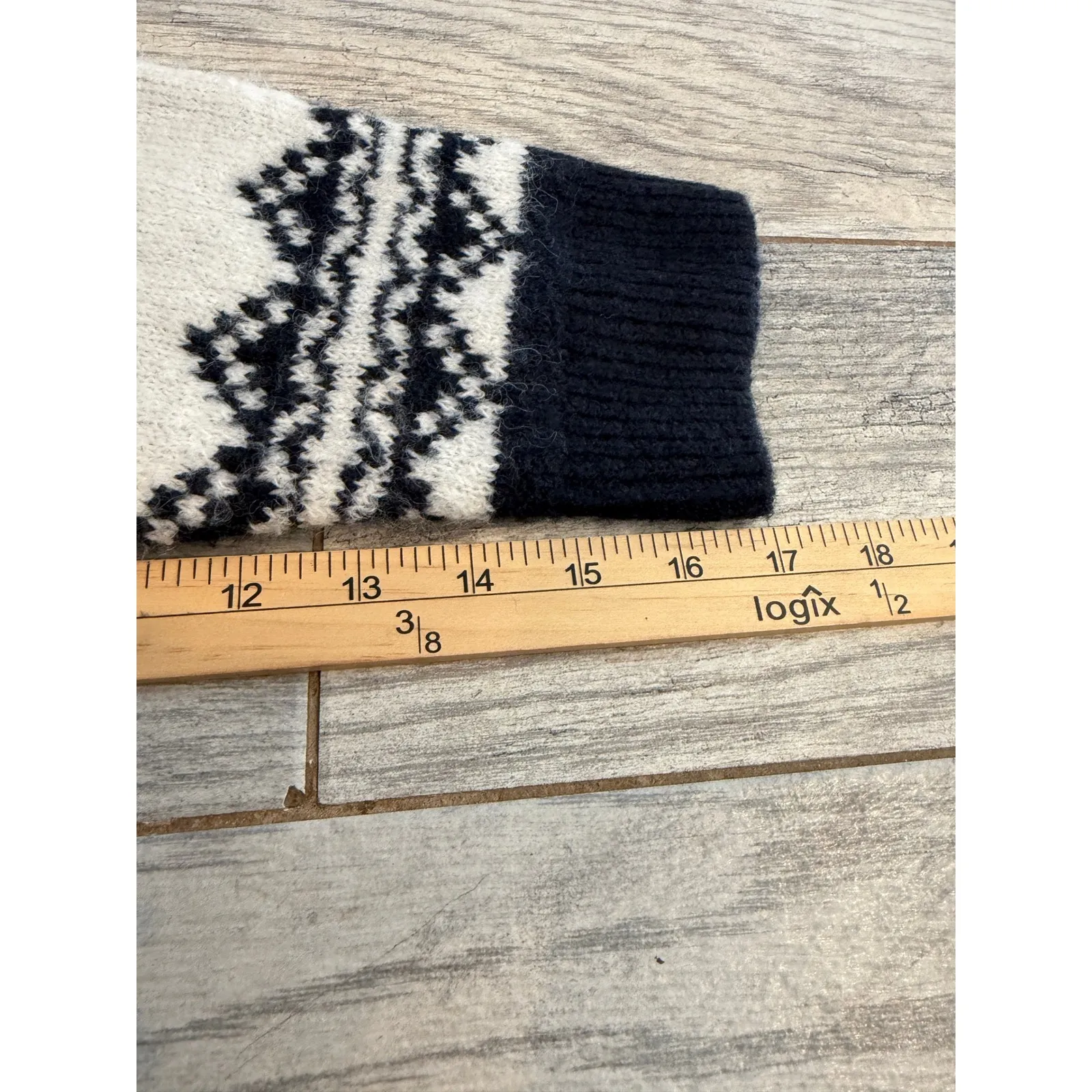 Cupcakes and Cashmere Plus size 2X Hoodie Sweater Holiday Winter Moon Pullover - Image 6