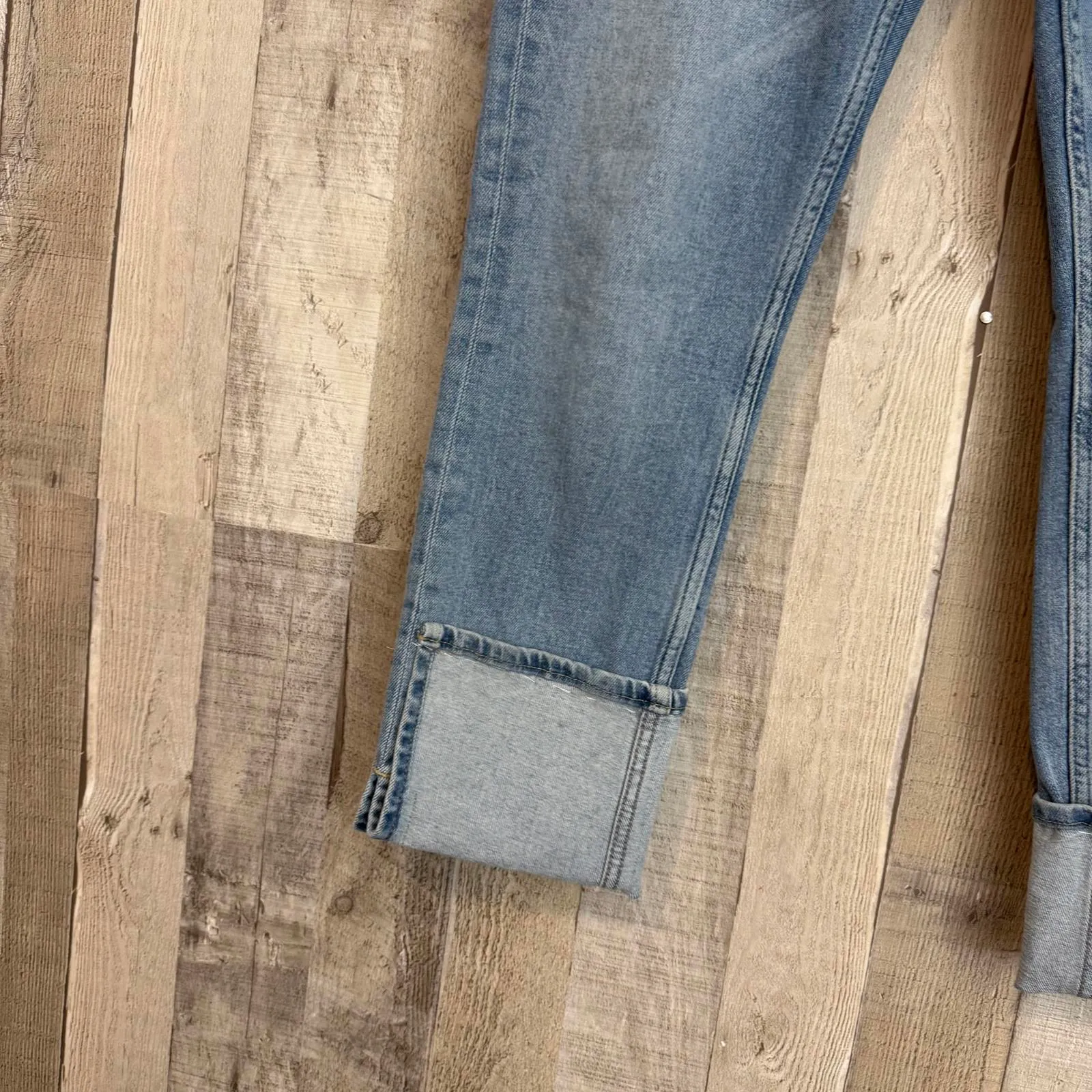 Light Wash Denim Jeans Women's Size 12 Skinny H&M &Denim Chic Classic - Image 4