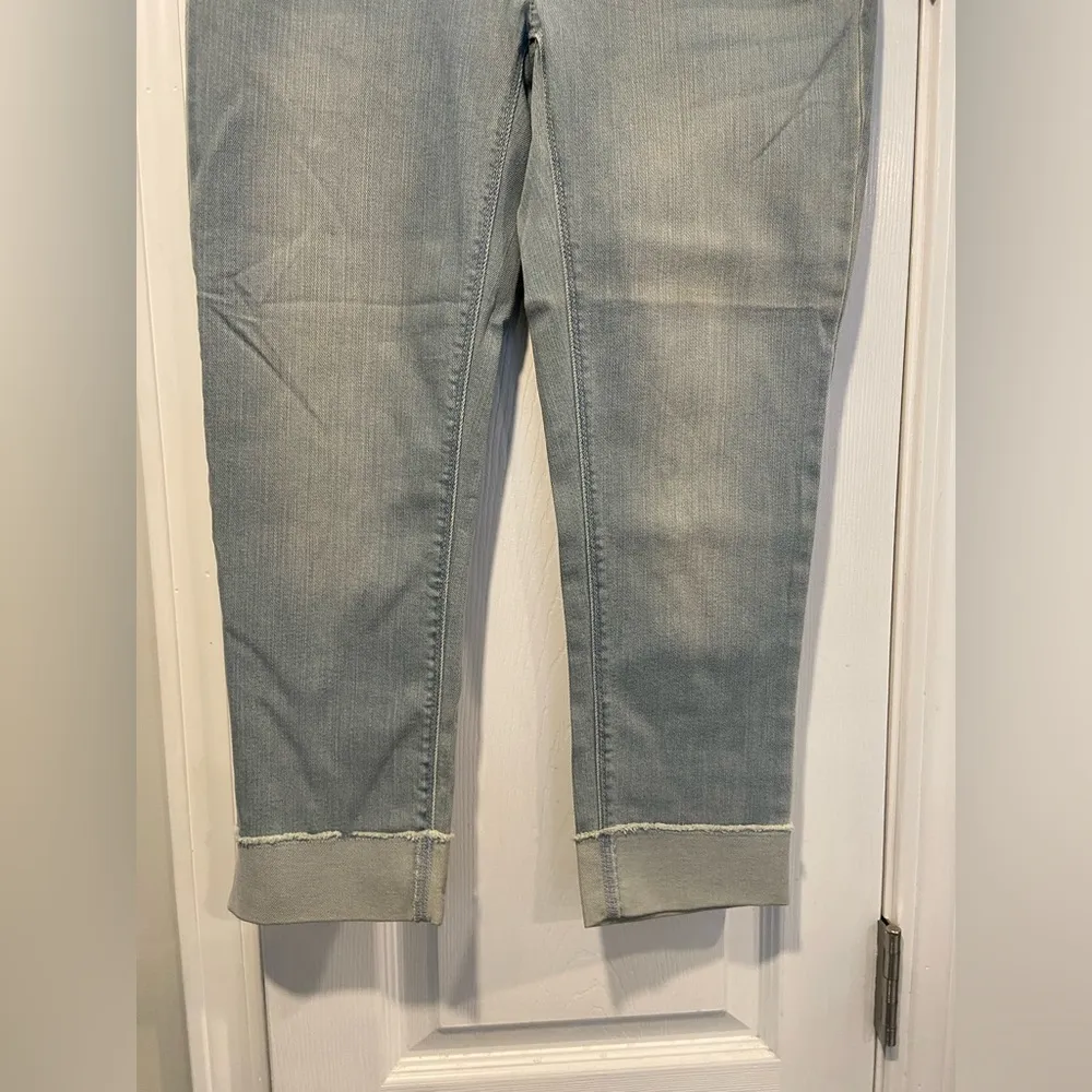 NWOT J. Jill Denim Size 2P Authentic Fit Light Wash Cuffed Cropped Stretch Jeans Blue - Image 7