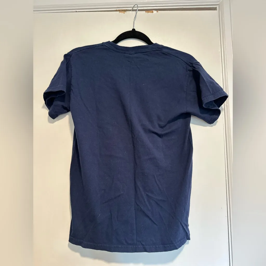 NWOT Unisex Sz: Small Yale University Spell Out Navy Cotton Graphic Tee. - Image 2