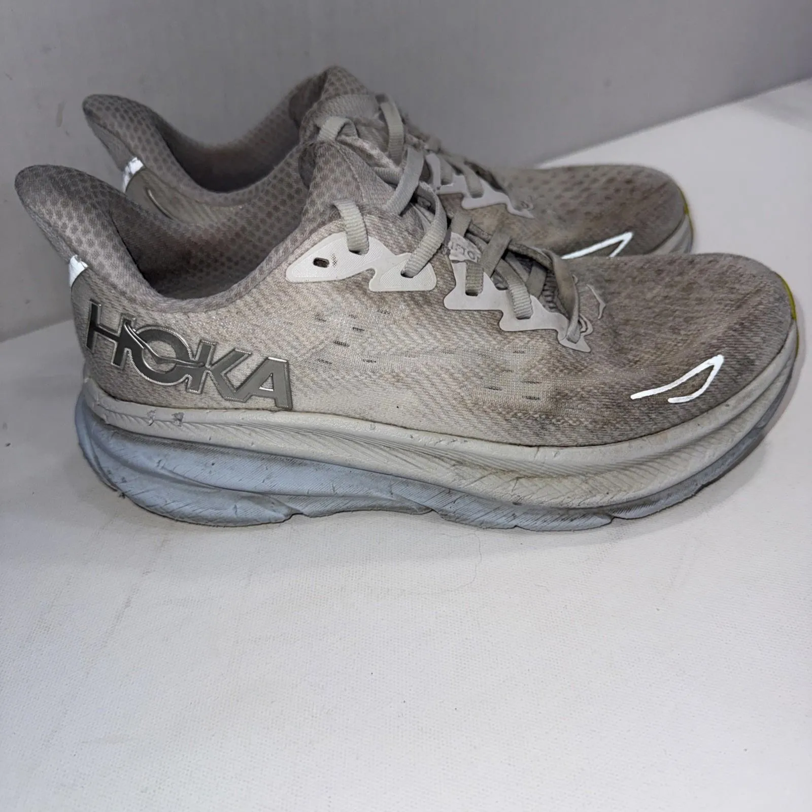 Hoka Clifton 9 Women’s Athletic Gym Training Running Athleisure Gym Shoes Sze 8B - Image 10