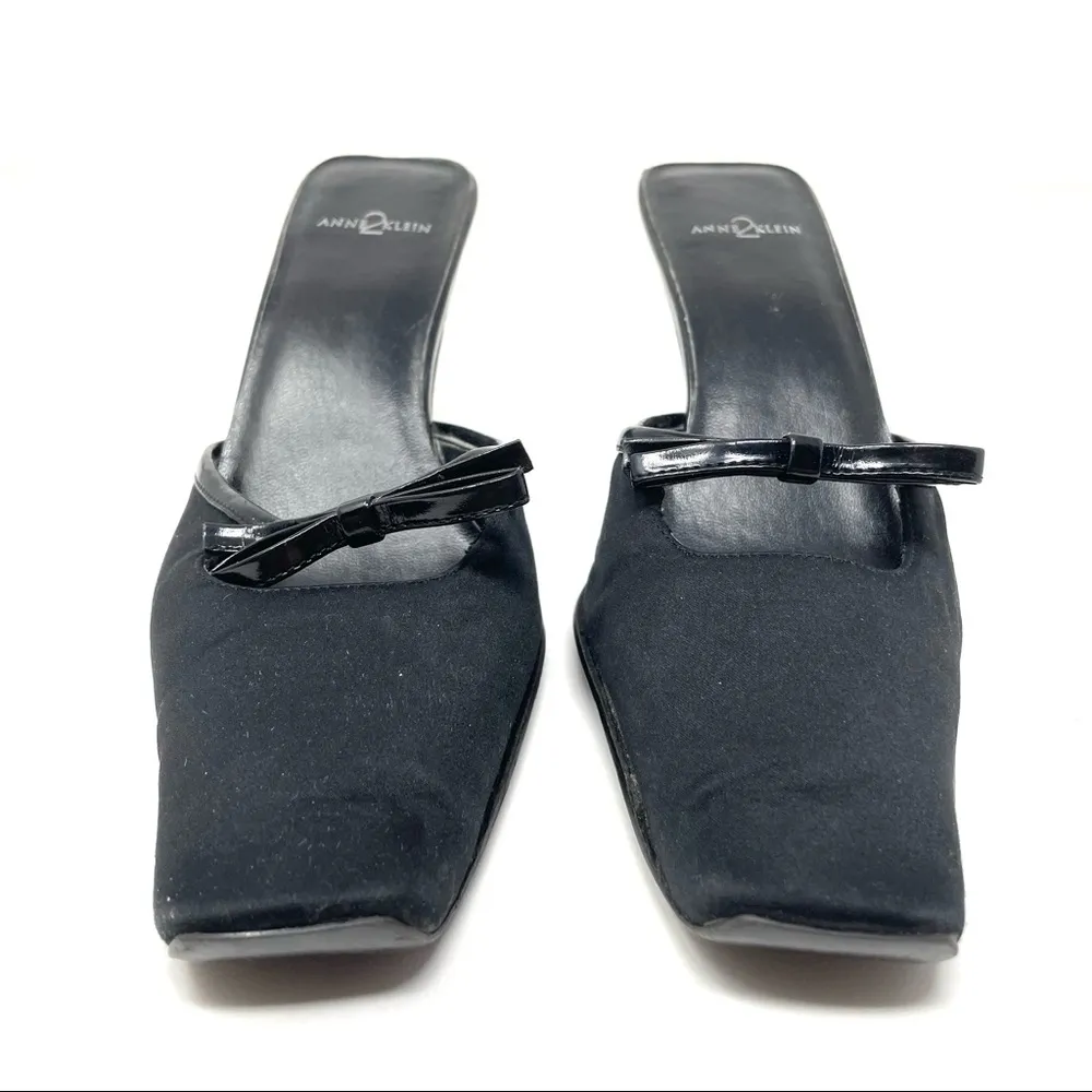 ANNE KLEIN 2 black fabric heeled mules, size 7.5 - Image 3
