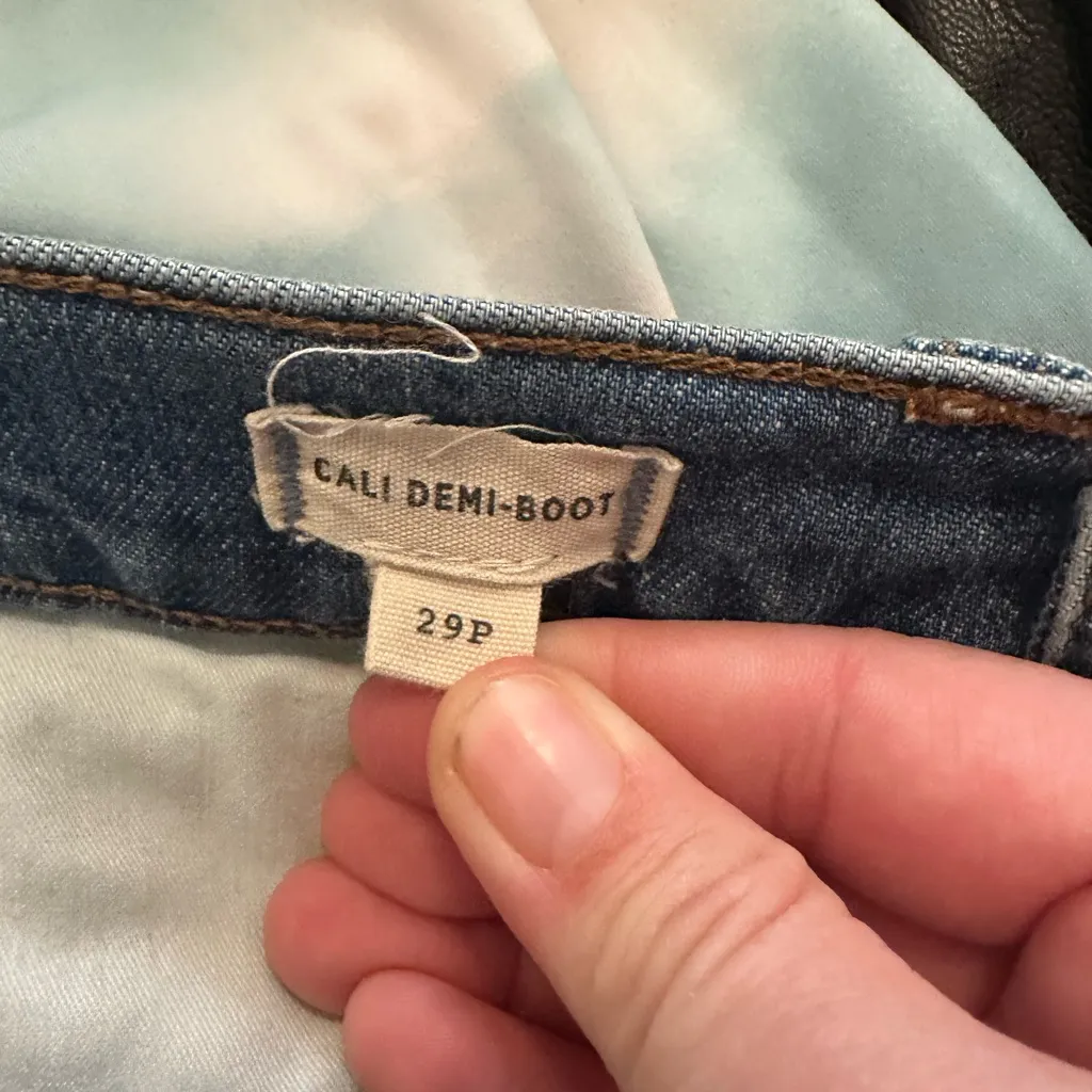 Madewell Madewell Cali Demi-Boot Jeans in Comfort Stretch: Eco Edition 29P - Image 5