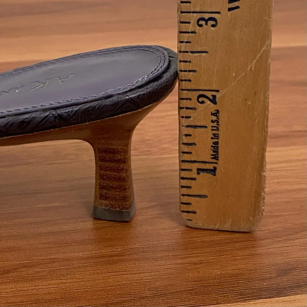 Vintage AK ANNE KLEIN Plum Purple Suede Leather Pointy Kitten Heels Mules 6.5M - Image 9