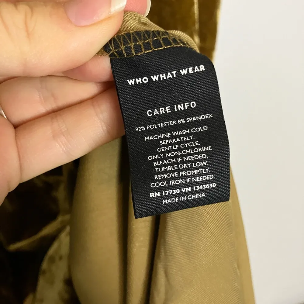 Who What Wear NWT Gold Crushed Velvet Short Sleeve Midi Dress - Image 8