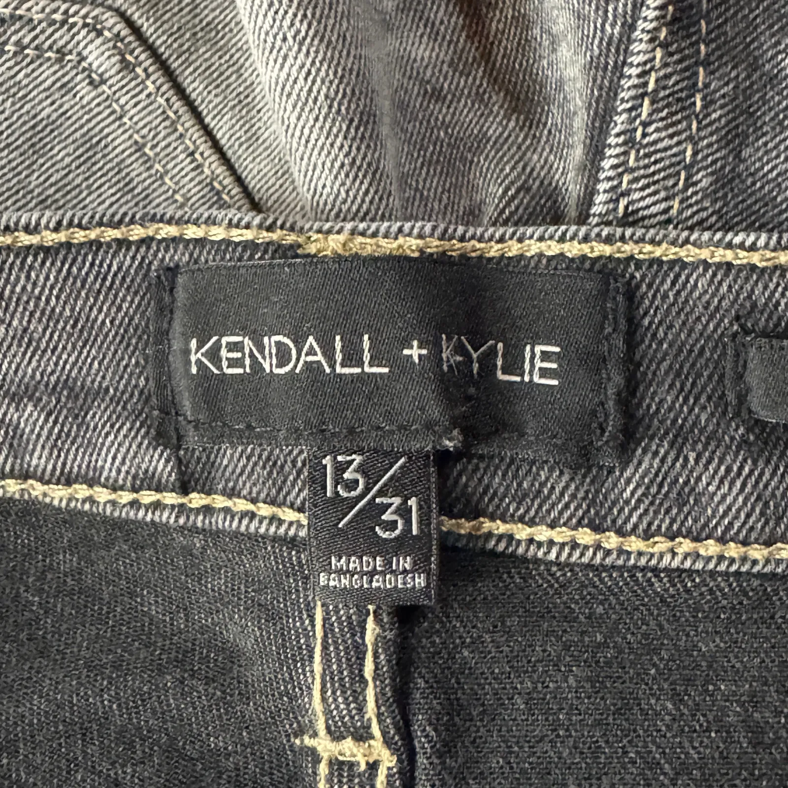 Kendall + Kylie SZ 13/31 Drifter Hi-Rise Jean Shorts Stretch Frayed Acid Wash - Image 5