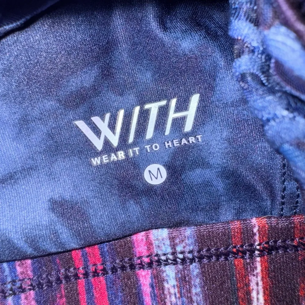 Peloton Multicolor Sports Bra WITH Wear It To Heart x Peloton size medium Red - Image 4