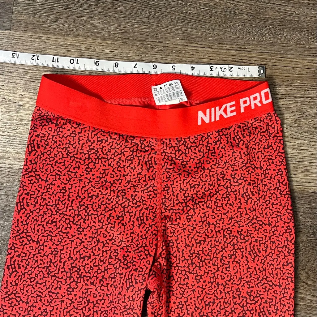 Nike Pro Dri Fit Red & Black Capri Athletic Workout Running Leggings Size Medium - Image 8