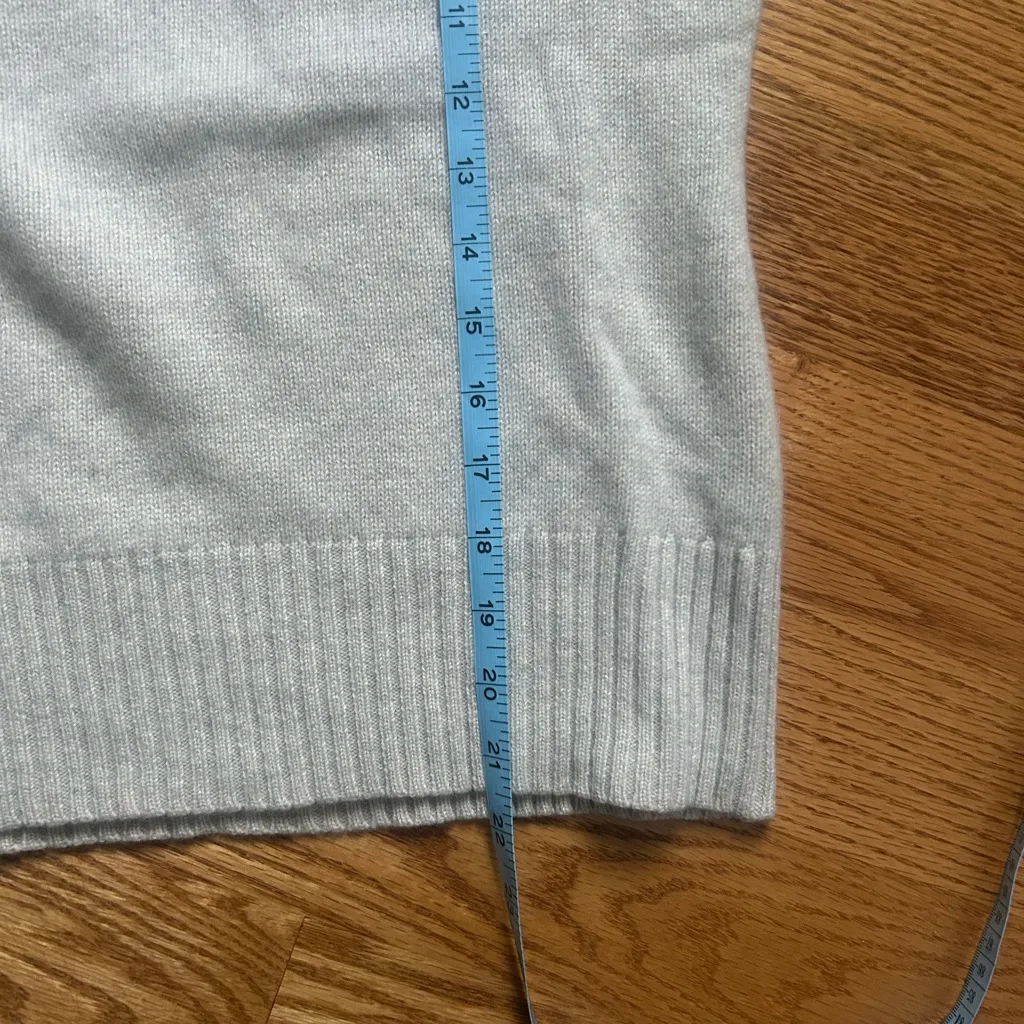 Lord & Taylor Cashmere Turtleneck Sweater Gray Size M - Image 4