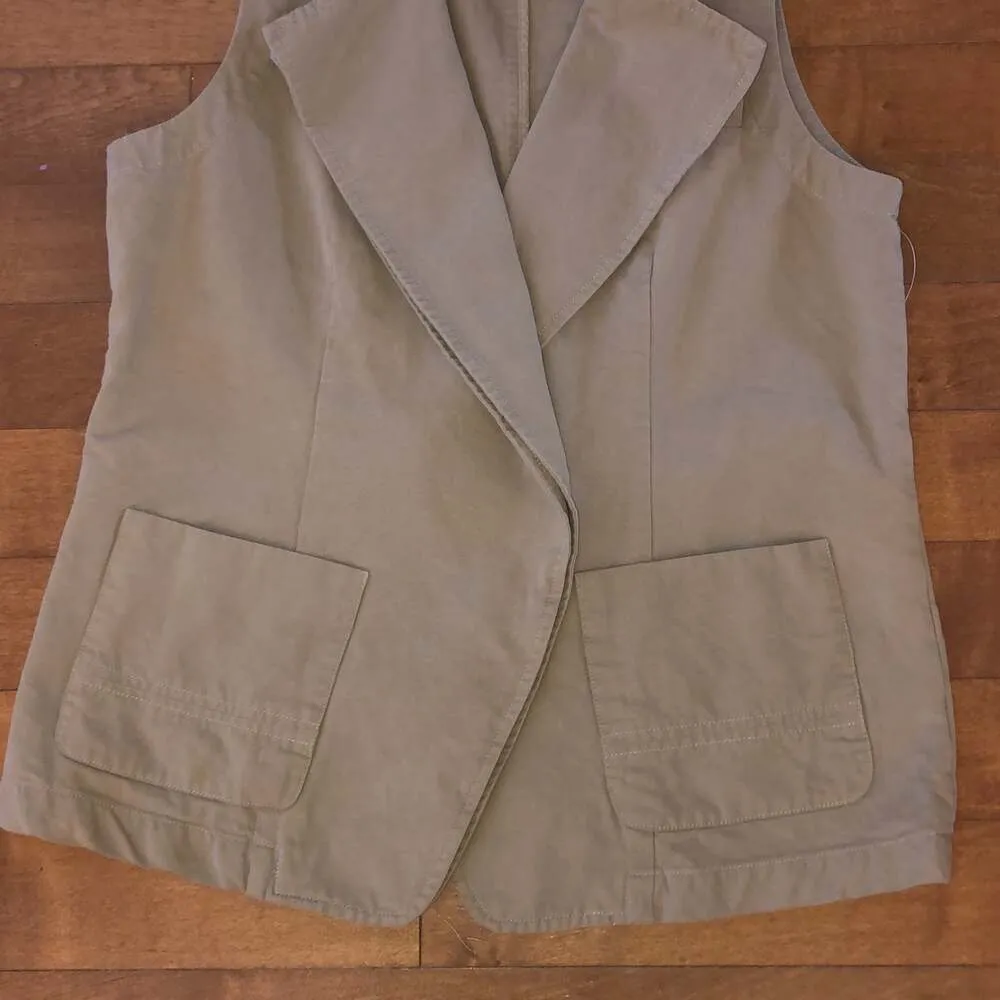 A symmetrical vest with button closing by Coldwater Creek cotton vest size small - Image 7