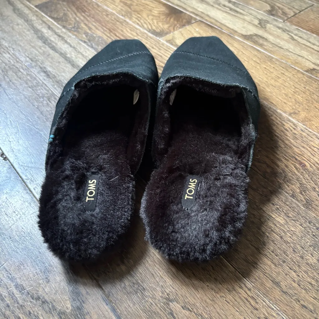 TOMS Suede Faux Fur Lined Mules Slippers Black Women’s 7.5 - Image 5