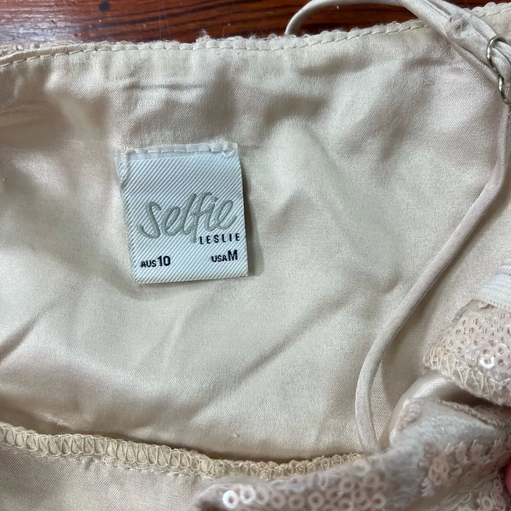 Selfie Leslie Hollywood Hills Sequin Embellished Party Dress ~ Size M 💛🍄 - Image 8