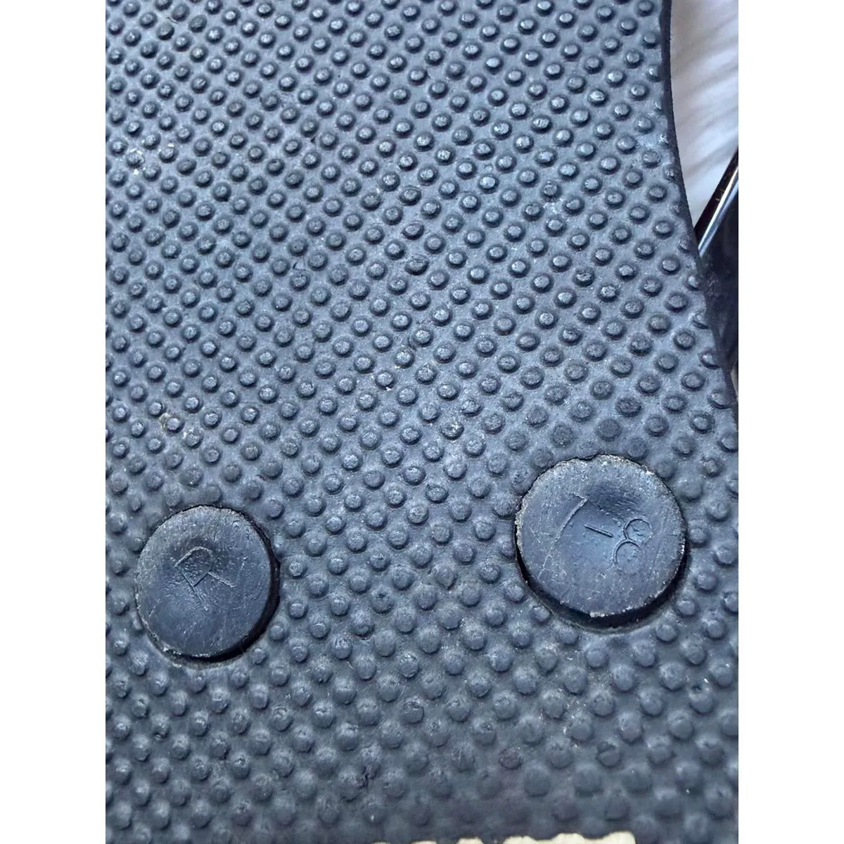 Kate Spade Women's Flip Flop Sandals with Geometric Pattern - Image 7