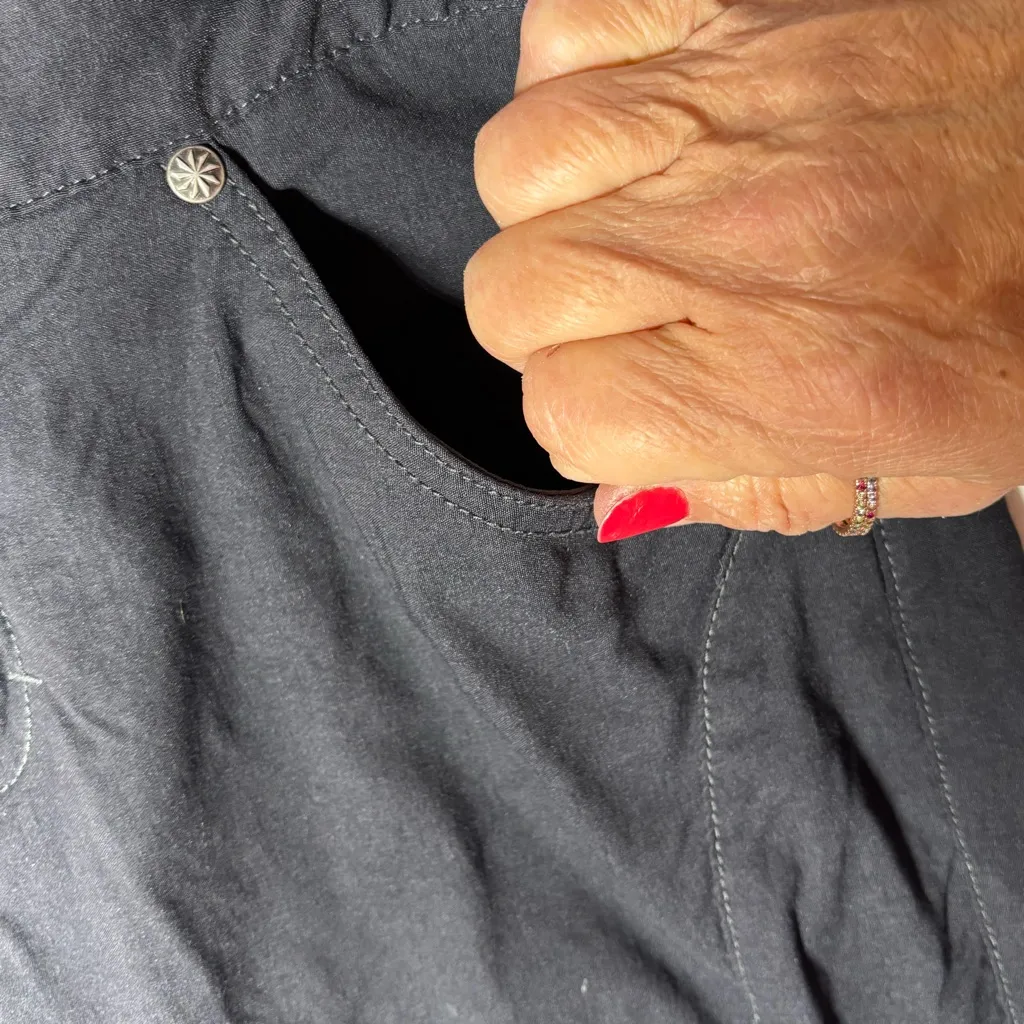 Athleta Pants Women 6 Black‎ Commuter Capri Pockets Casual Outdoor Preppy Hiking - Image 4