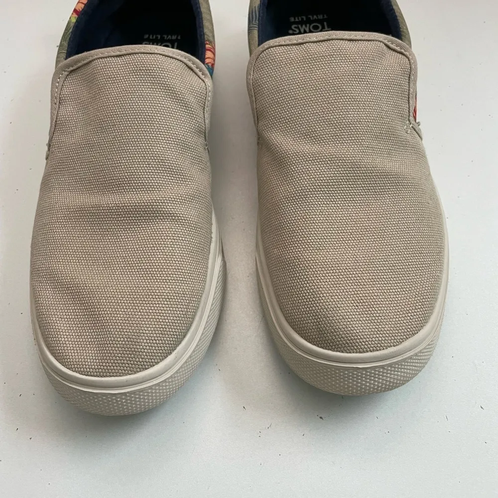 Toms Loafers Slip Ons Trvl Lite Canvas Hawaiian Tropical Travel Beach Beige - Image 2