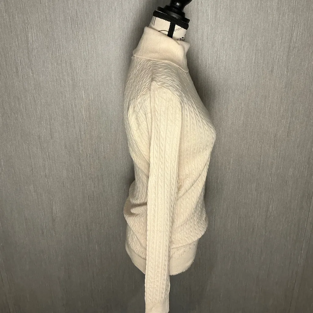 Zeagoo Cream Turtleneck Sweater Size Medium - Image 3