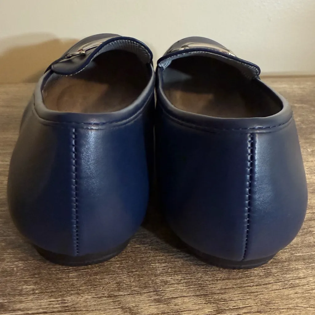Cliffs by White Mountain Slip on Loafers Shoes Faux Leather Women’s Size 9W Navy Blue - Image 7