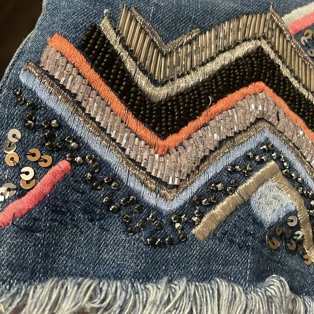 Zara Embellished Beaded Boho Cut Off Jean Shorts size 4 - Image 11