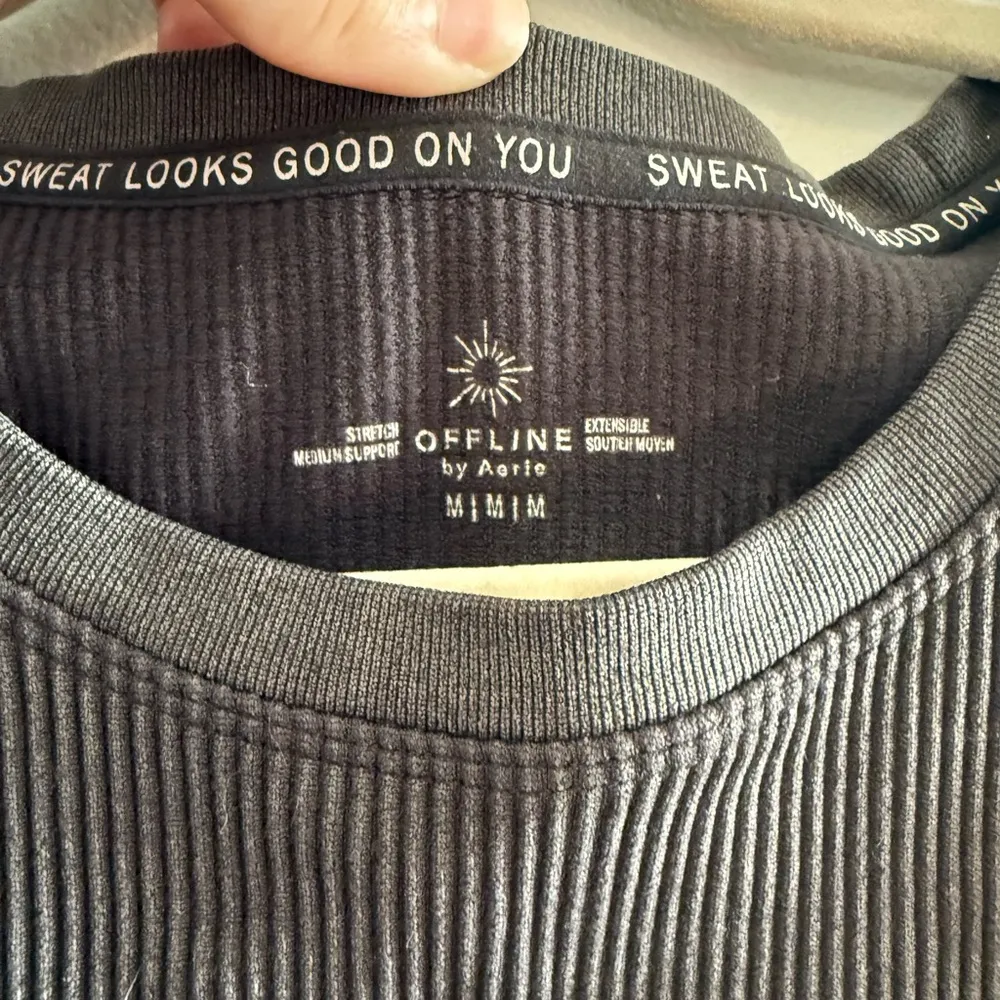 Aerie  Offline Seamless Ribbed Cropped Tank Top Dark Gray Size Medium - Image 3