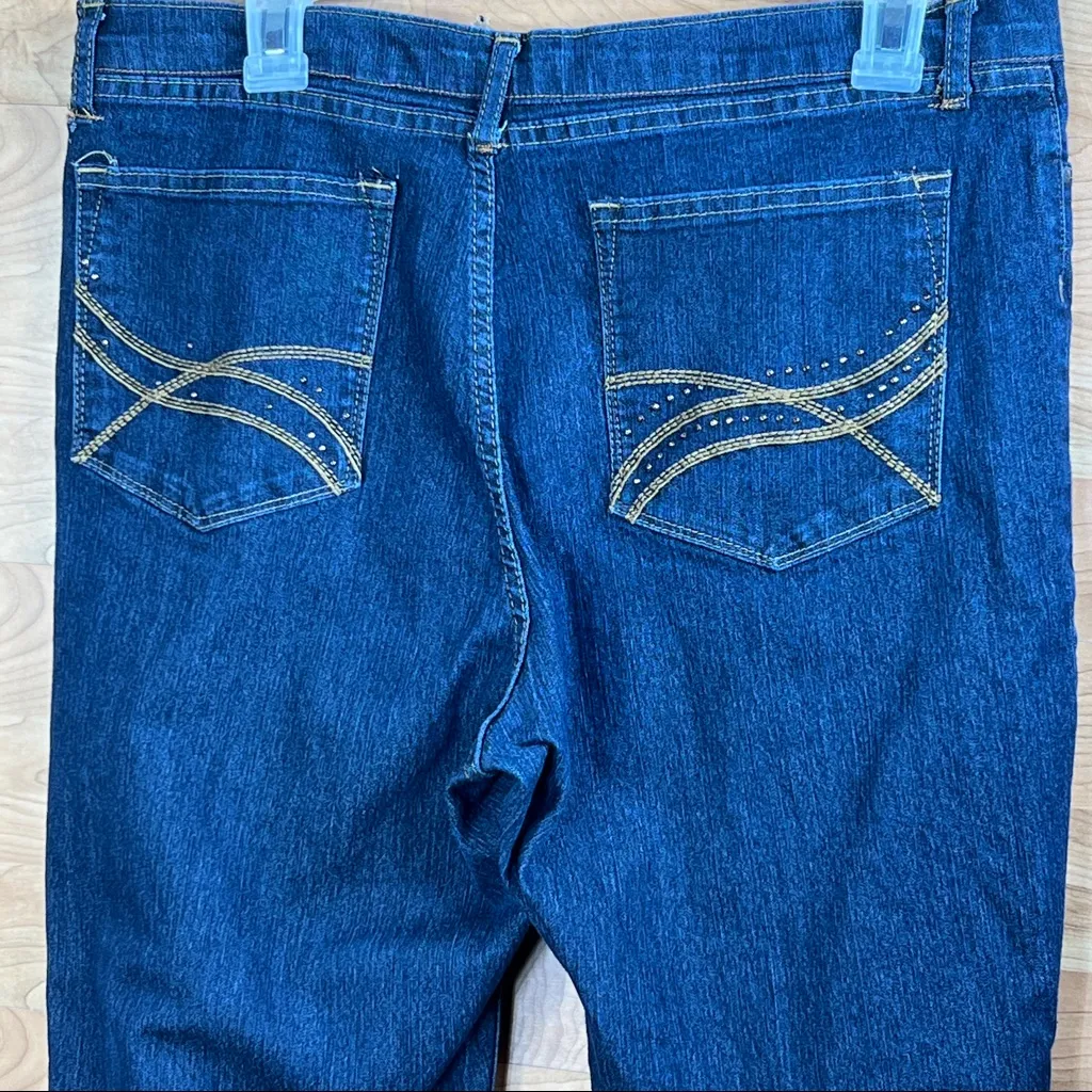 Lee Classic Fit At The Waist 5 Pocket BootCut Dark Denim Wash Jeans - Image 6