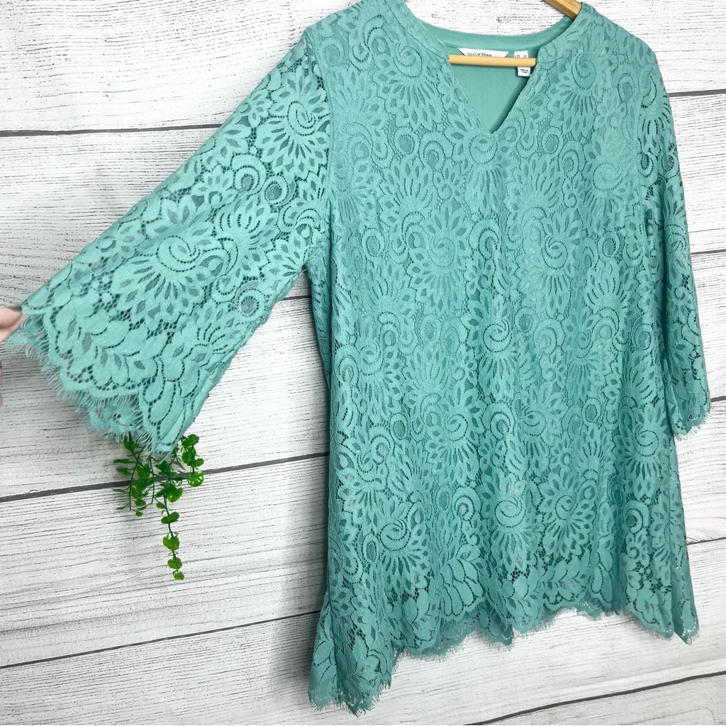 Isaac Mizrahi Teal Lace V-Neck Swing Tunic Blouse Size Large Petite Ocean Green - Image 2
