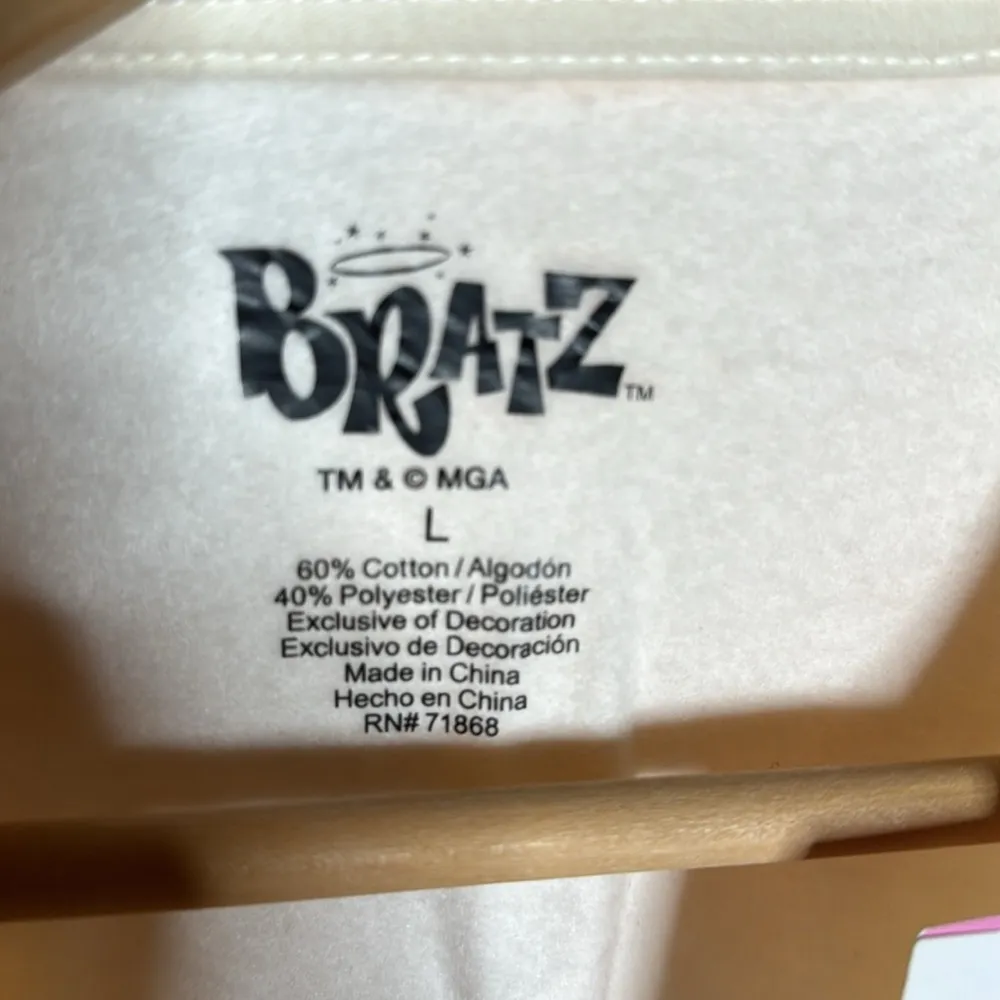 NWT RARE Bratz Graphic Sweatshirt Size Large Oversized Red - Image 6