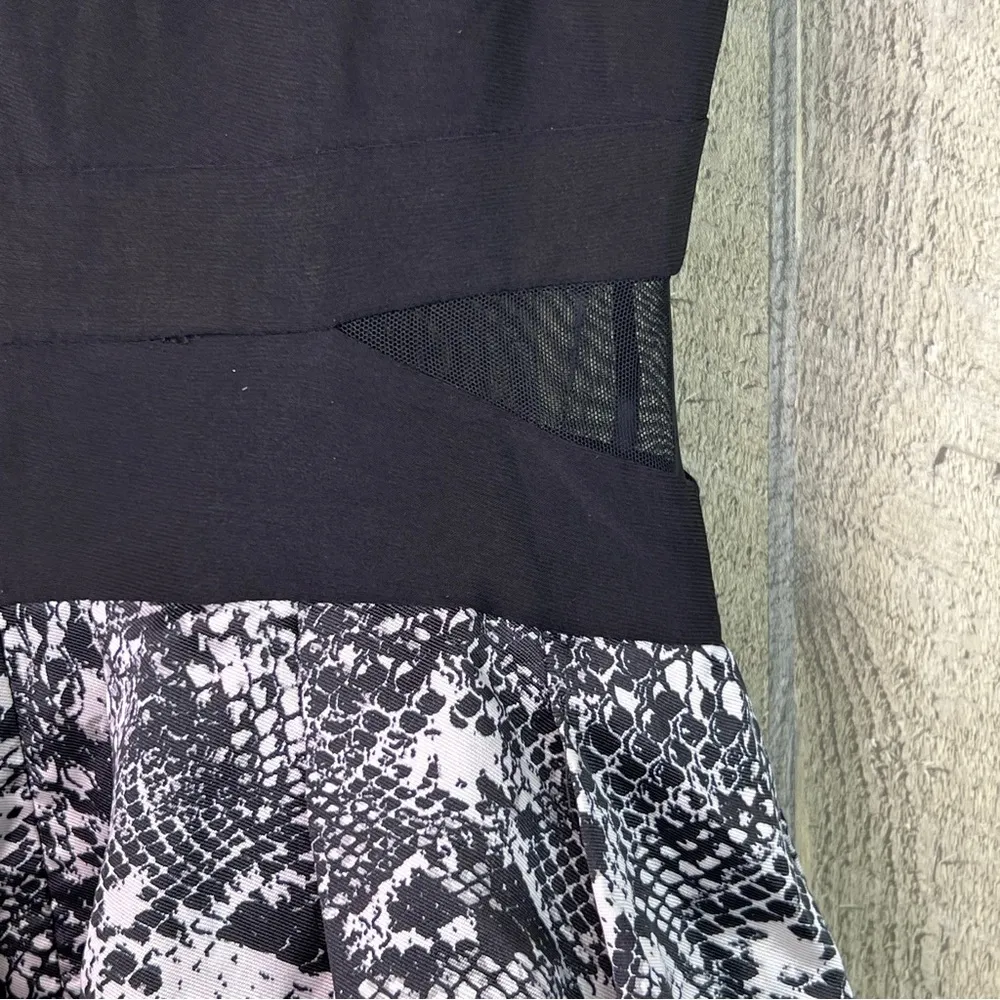 Xscape Size 6 Black A-Line V-Neck Reptile Print Bodice Pleated Lined Tulle Dress - Image 12