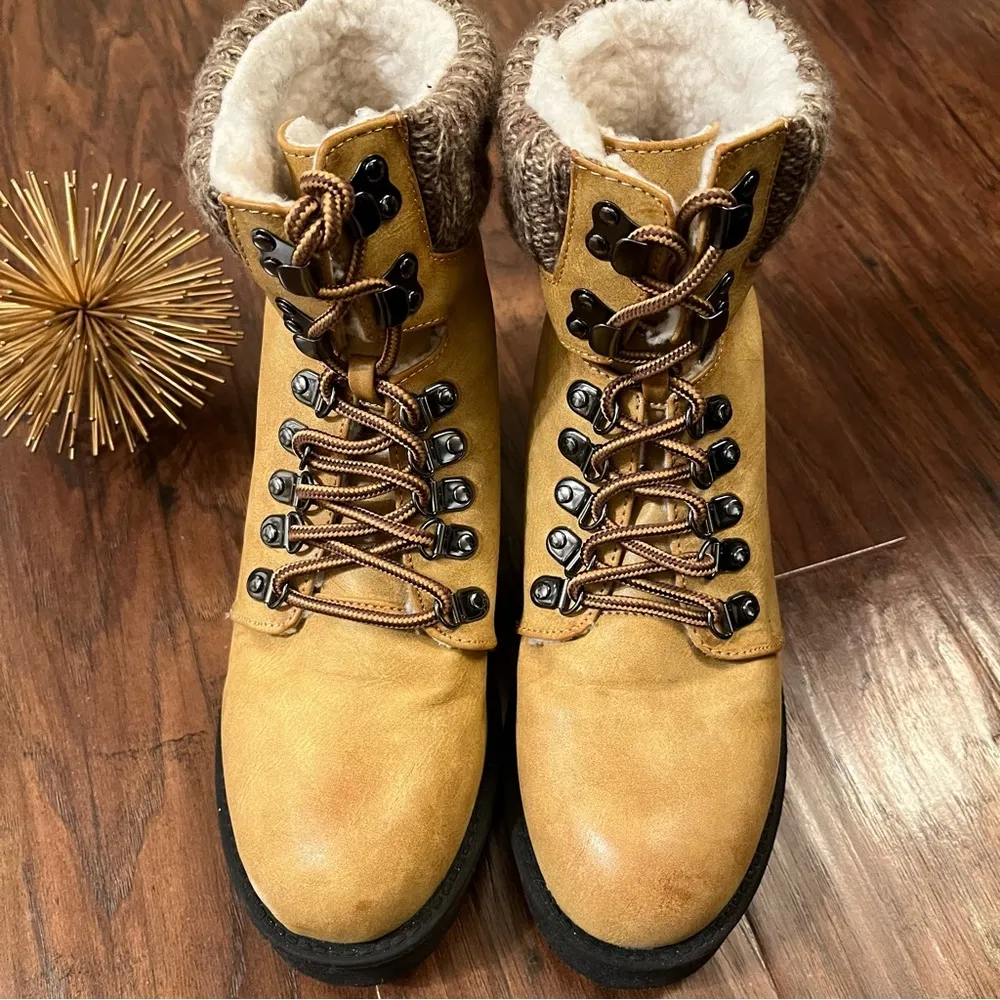 Mia Maylynn Moto Hiking Boot Tan Knit Cuff Lug Sole 7.5 - Image 5