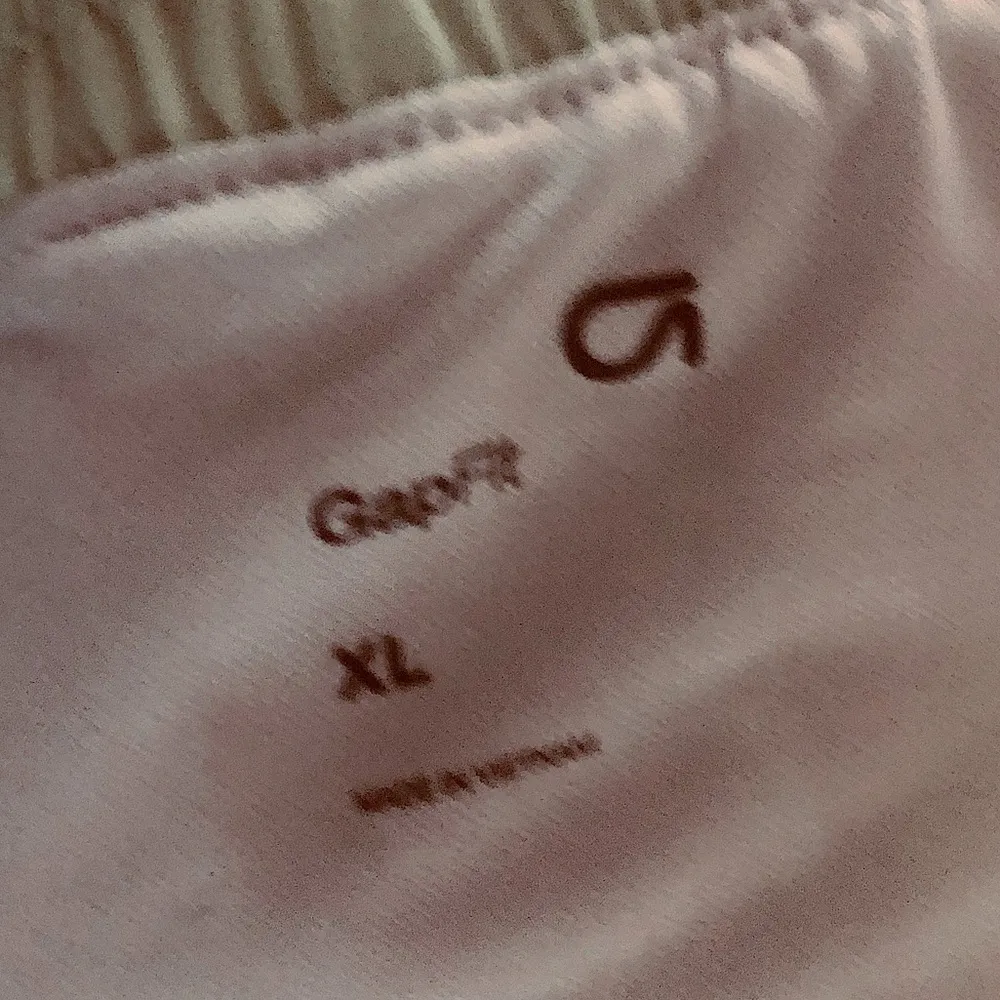 GAP FIT Green Athletic Shorts with Curved Hem - Image 4