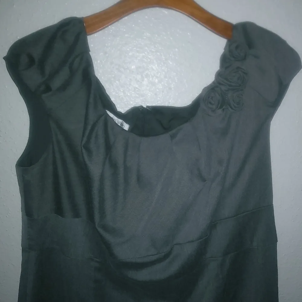 Jones Studio 18W Capped Sleeve Roses Shift Mini Dress in Graphite Gray - Image 7