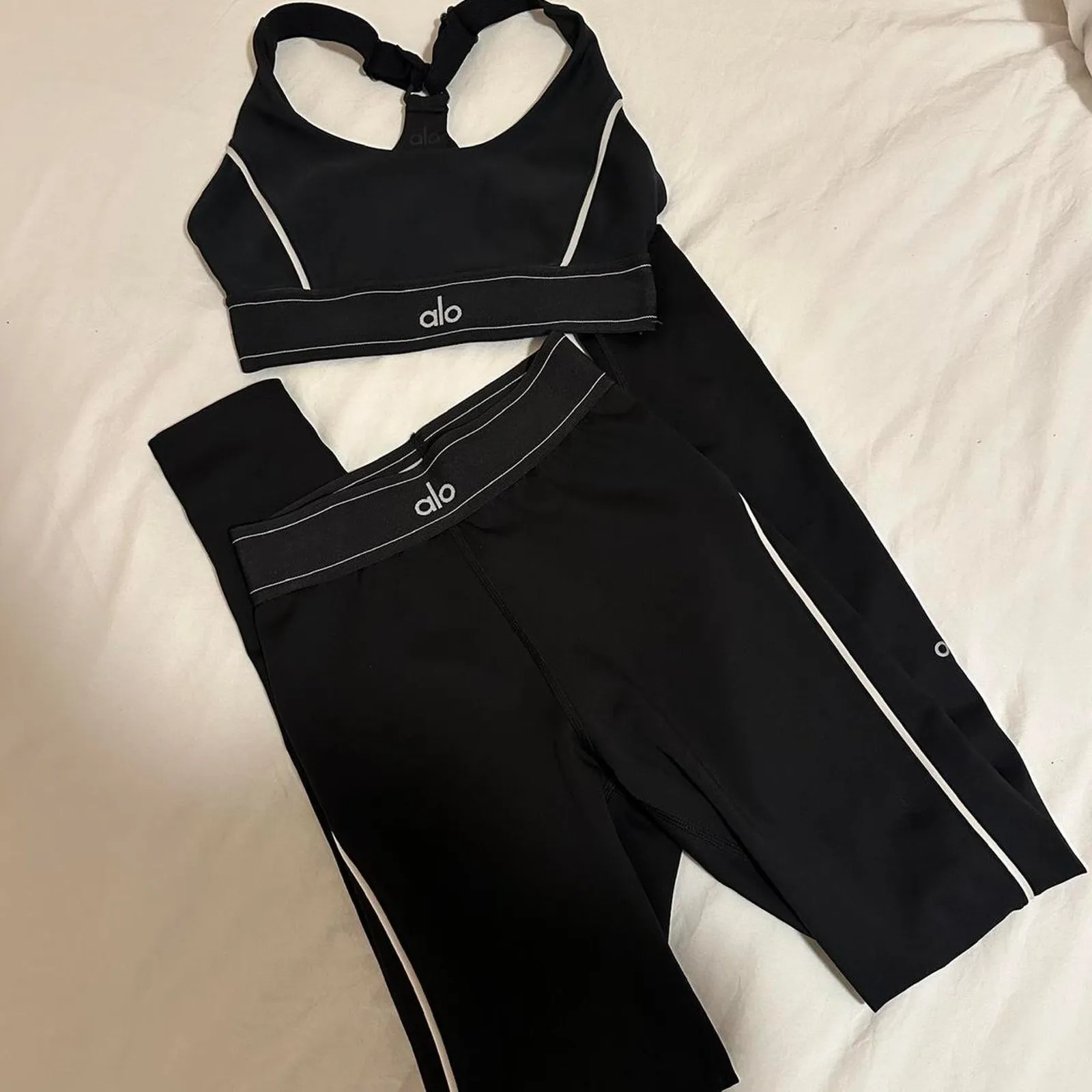Alo yoga suit up set - Image 5