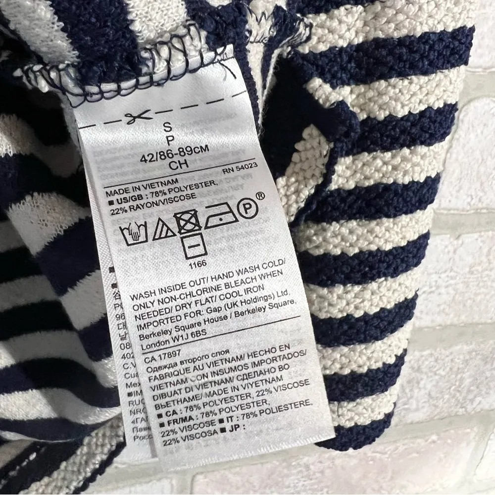 Banana Republic NWT Mariner Stripe Long Sleeve Top Size S - Image 9