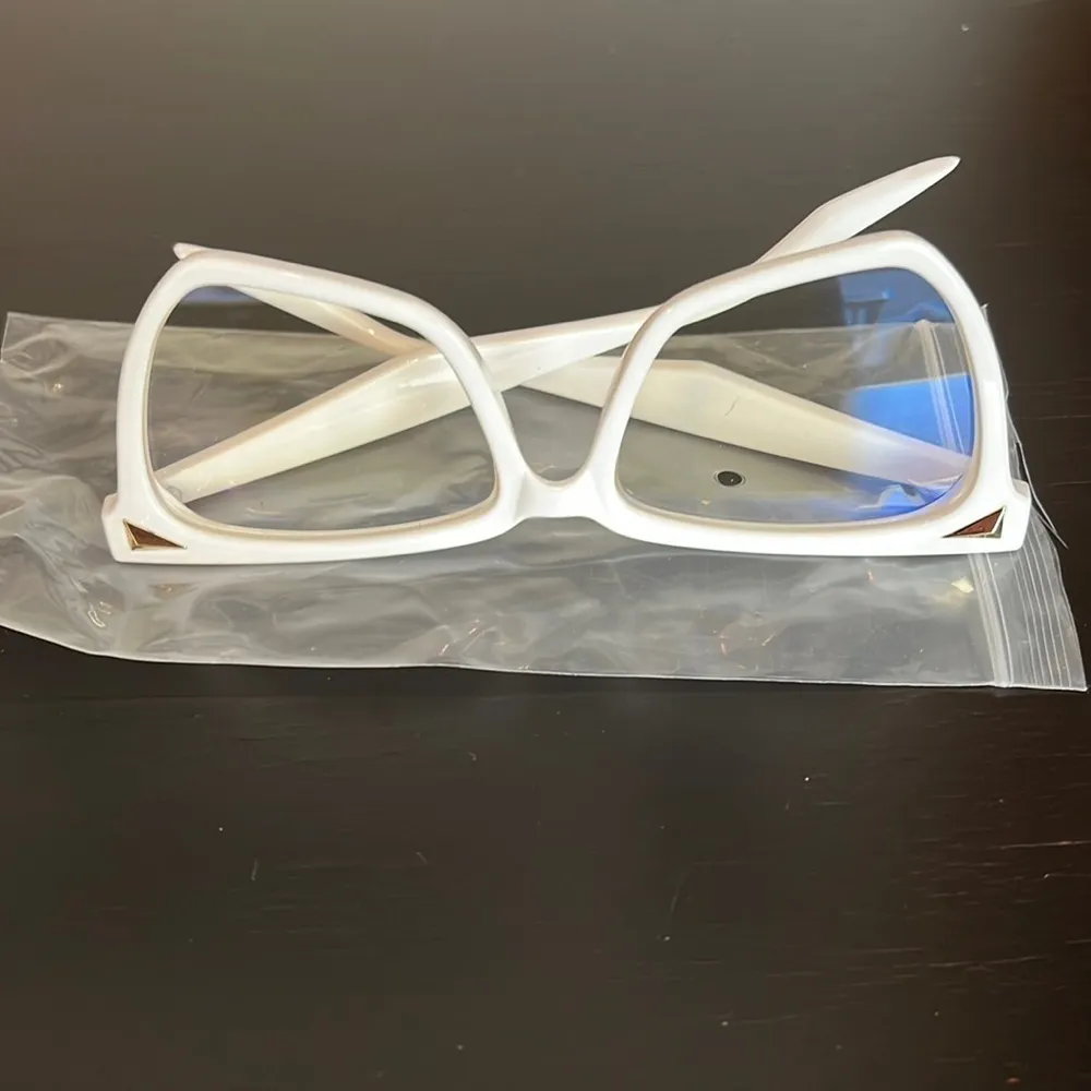 Computer glasses, white acrylic frame, new never worn - Image 2