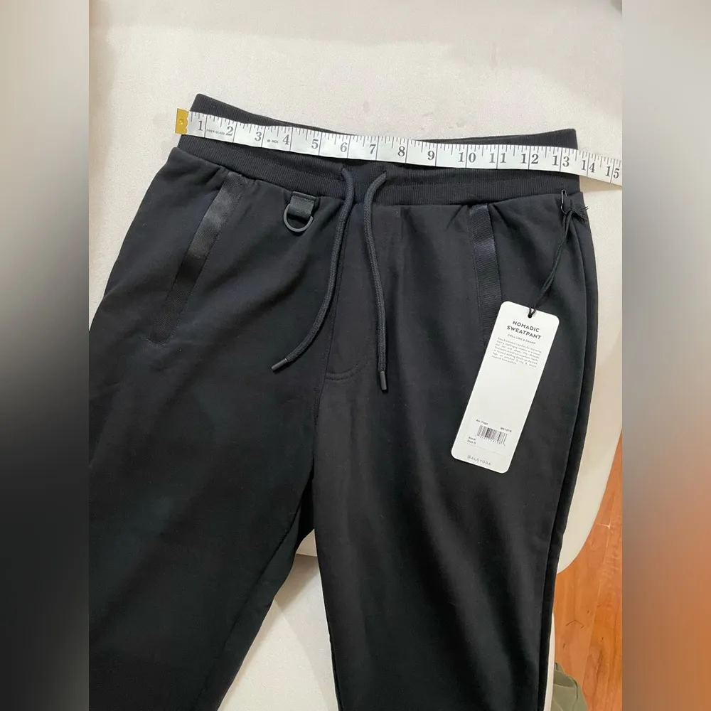 NWT Alo Yoga Nomadic Sweatpants in Black Front & Back Pockets Size S - Image 9